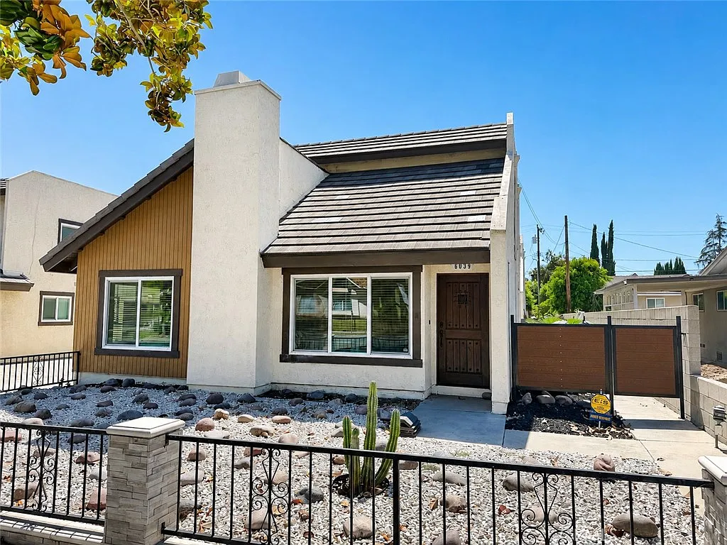 3 bed, 2.5 bath, 1709 sqft, $4,200 — Photo 1