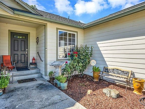 4th image of 1025 Penelope Ct