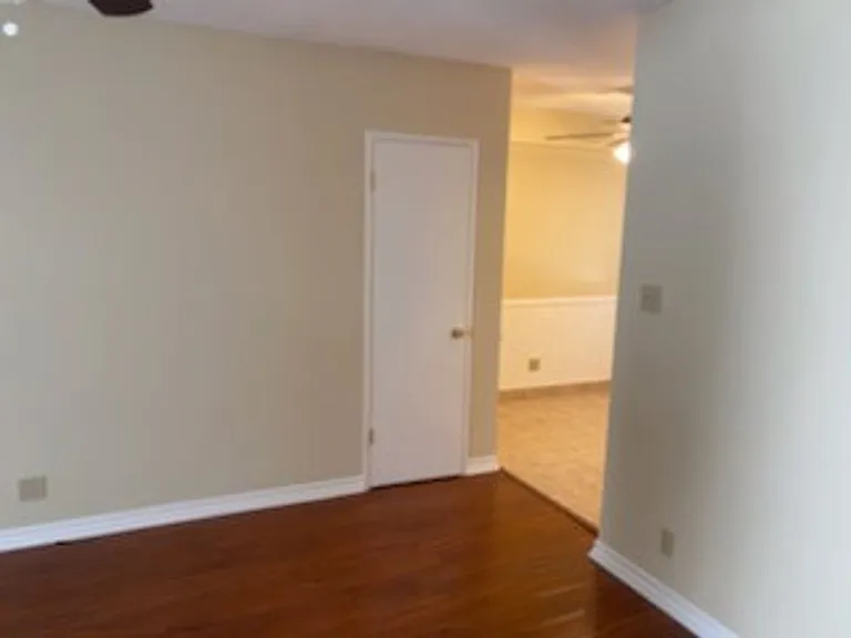 10219 Woodworth Ave — Photo 5