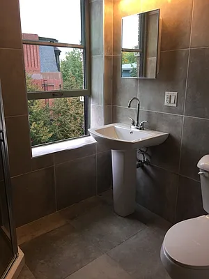 Rented by P Management | media 49