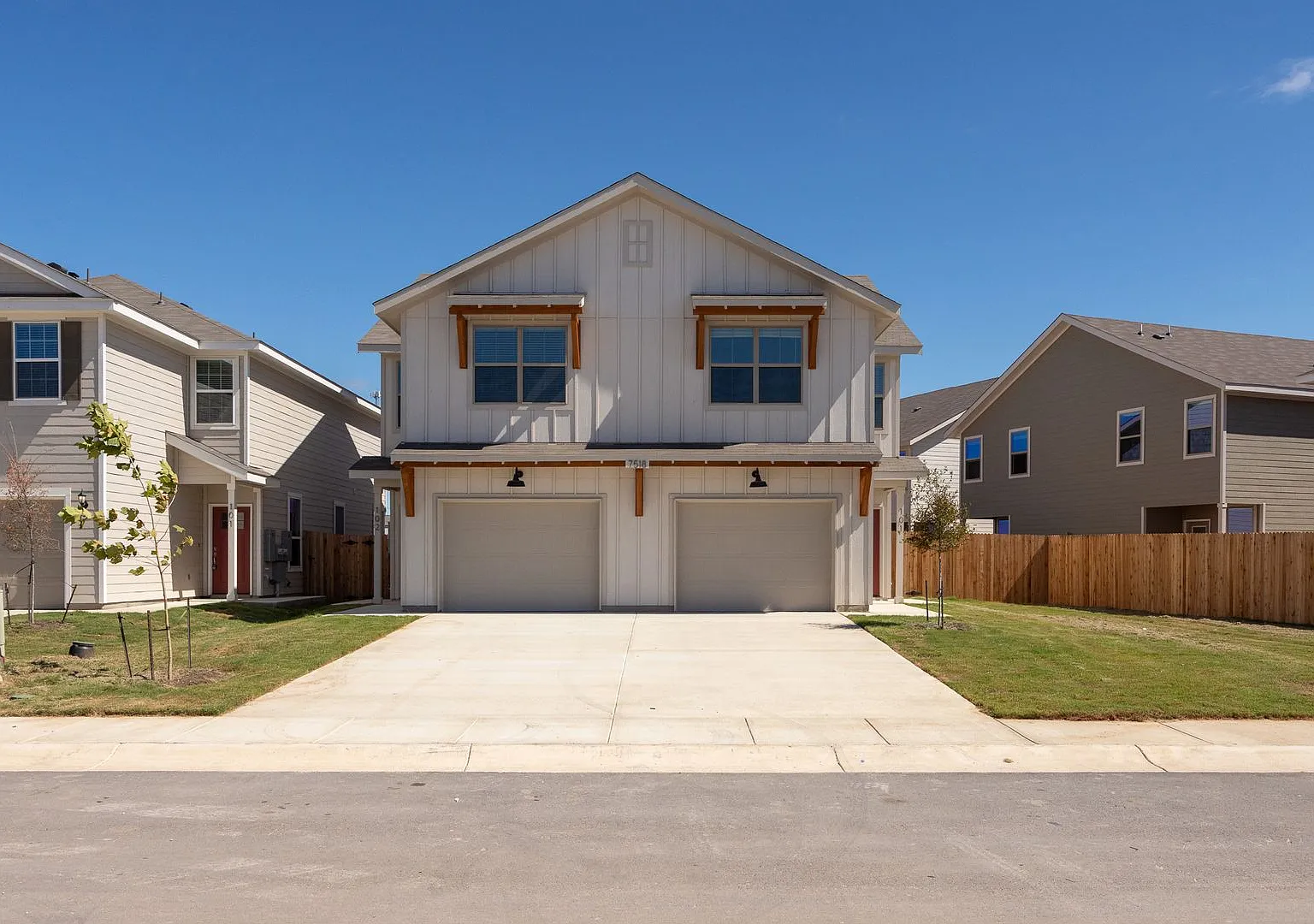 50% Security Deposit! Almost New Townhome in Gated Community — Photo 2