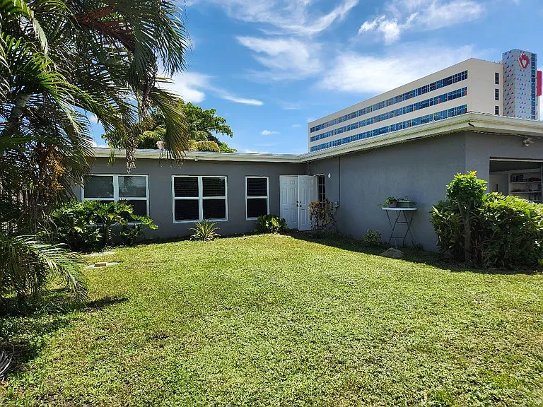 3345 Hayes St — Photo 24