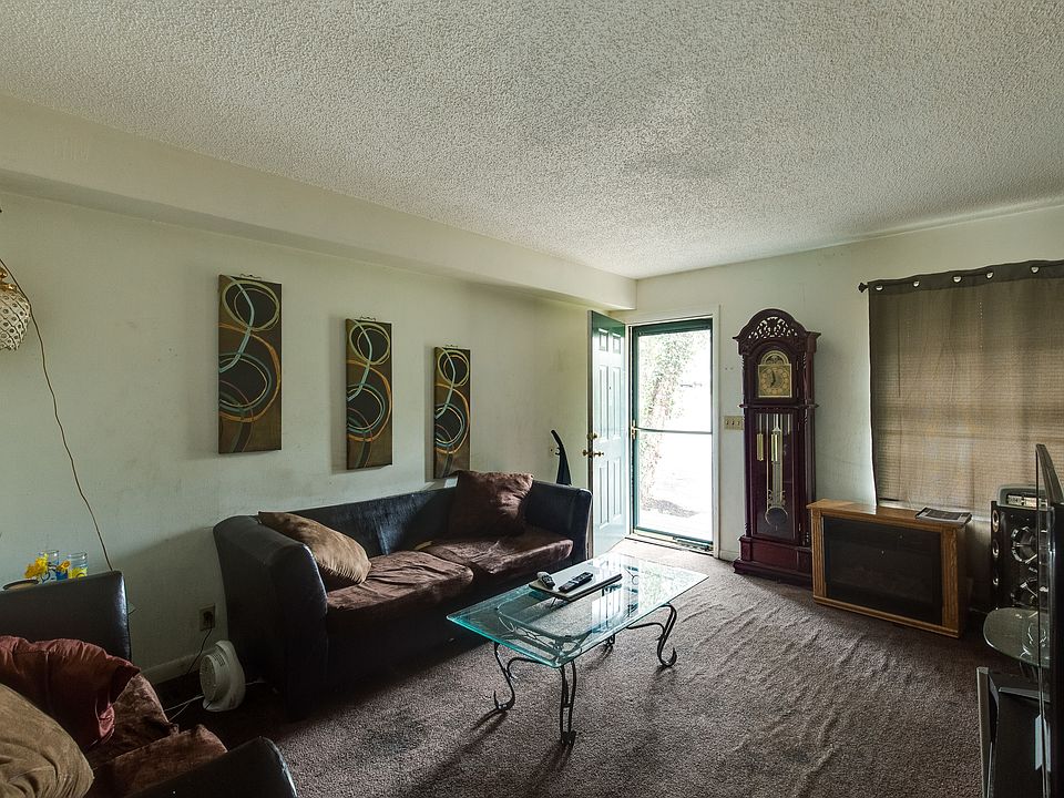 2nd image of 1460 Janie Ave
