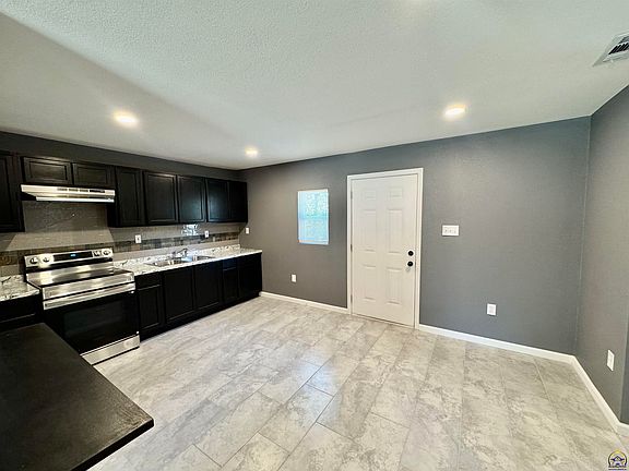 3rd image of 3359 SE Irvingham St