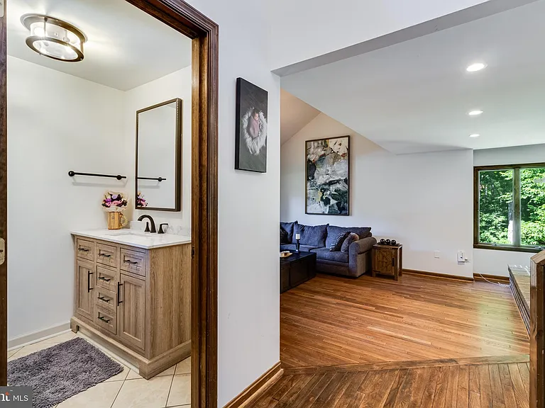 8150 Plowden Dr — Photo 25