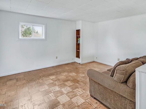3rd image of 1014 Washington Ave #2