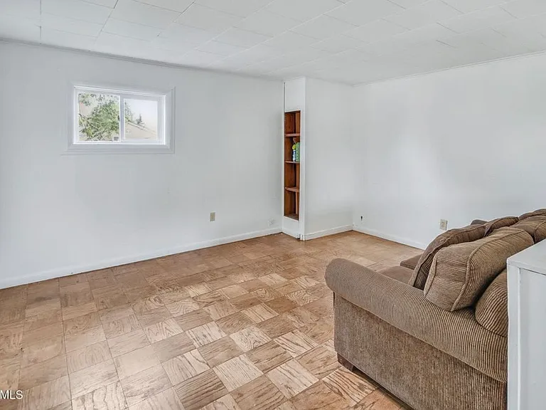 1014 Washington Ave #2 — Photo 3