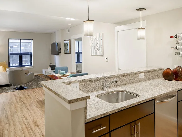 7th Flats — Photo 33