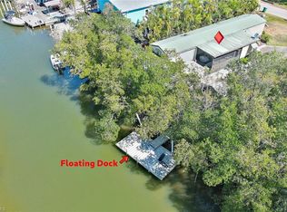 33 Plantation Dr, Everglades City, FL 34139