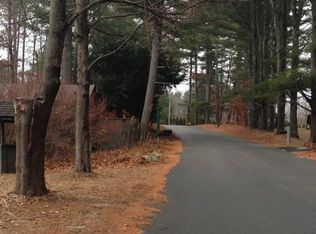 14 Cranberry St, Pepperell, MA 01463