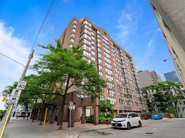 117 Gerrard St E #613, Toronto, ON M5B 2L4