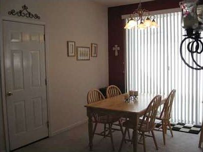 5th image of 699 W Oaks Dr