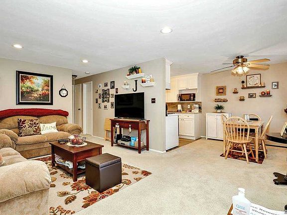 5th image of 162 Jervis Ave #162