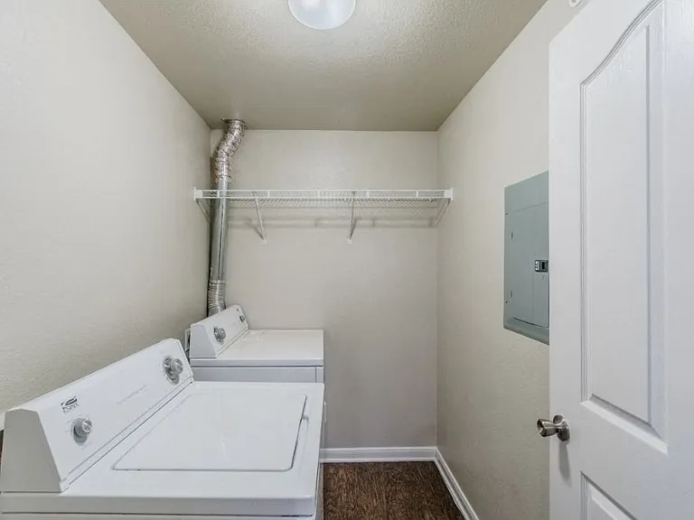 Skyview West Apartments — Photo 10