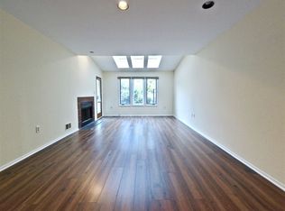 814 Topsail Ln, Secaucus, NJ 07094