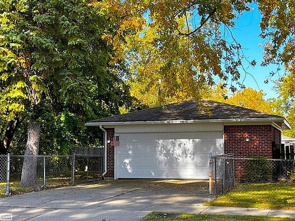 5th image of 35315 Blairmoor Dr