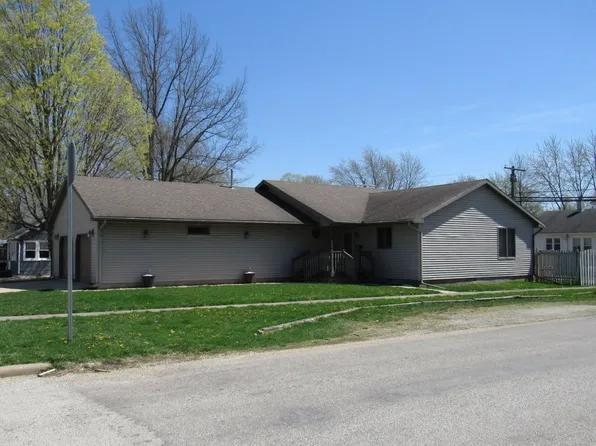 602 E Main St, Clinton, IL 61727