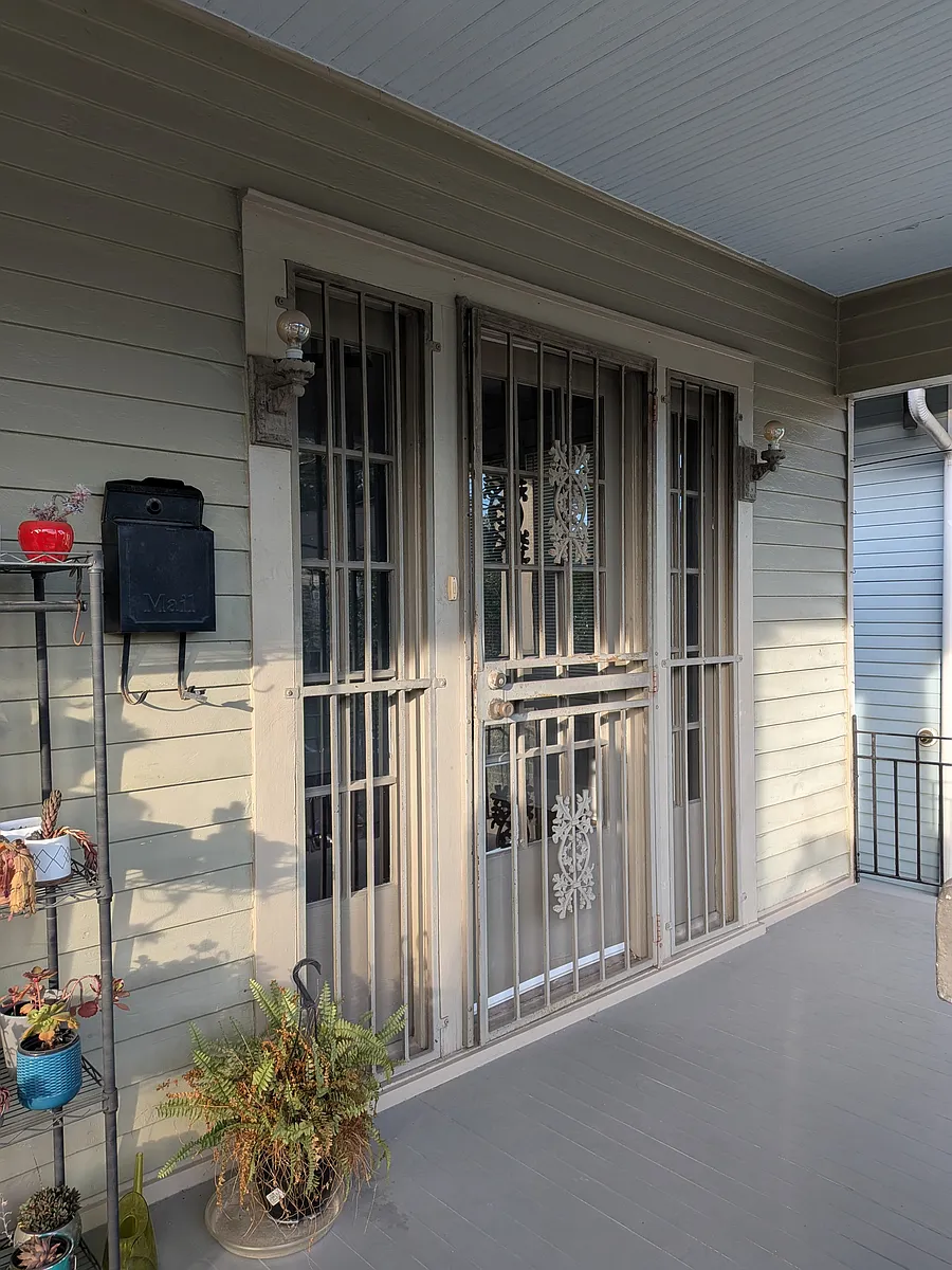 Porch - 4409 Eden St #4409