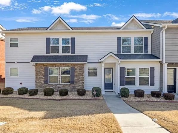 5845 Garden Cir, Douglasville, GA 30135