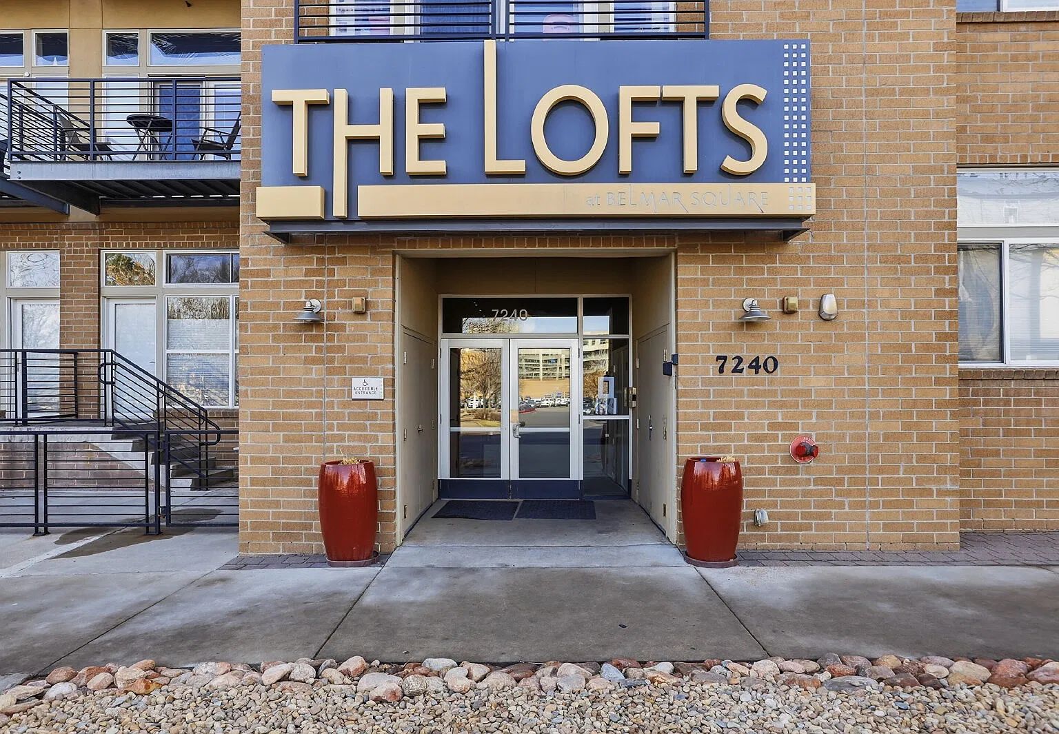 2 bed, 2.0 bath, 1211 sqft, $2,250 — Photo 1