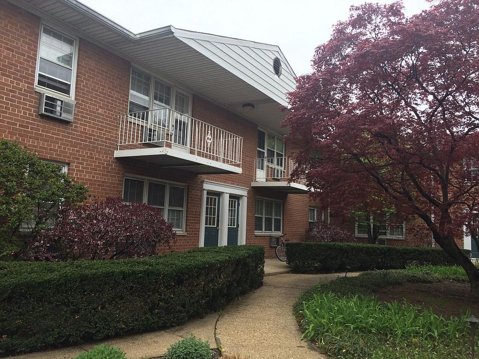 1st image of 100 Manhasset Ave APT 2A