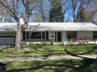 4902 Holiday Dr, Madison, WI 53711