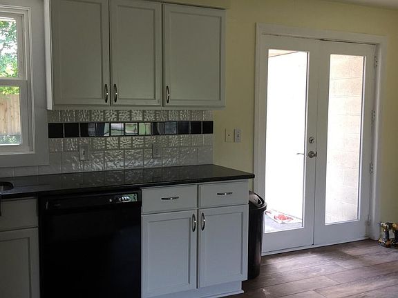 3rd image of 8626 Heinton Dr