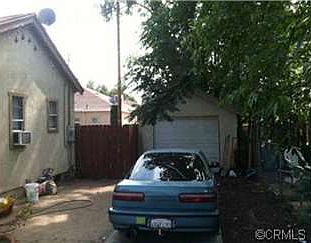 4th image of 323 W 16th St