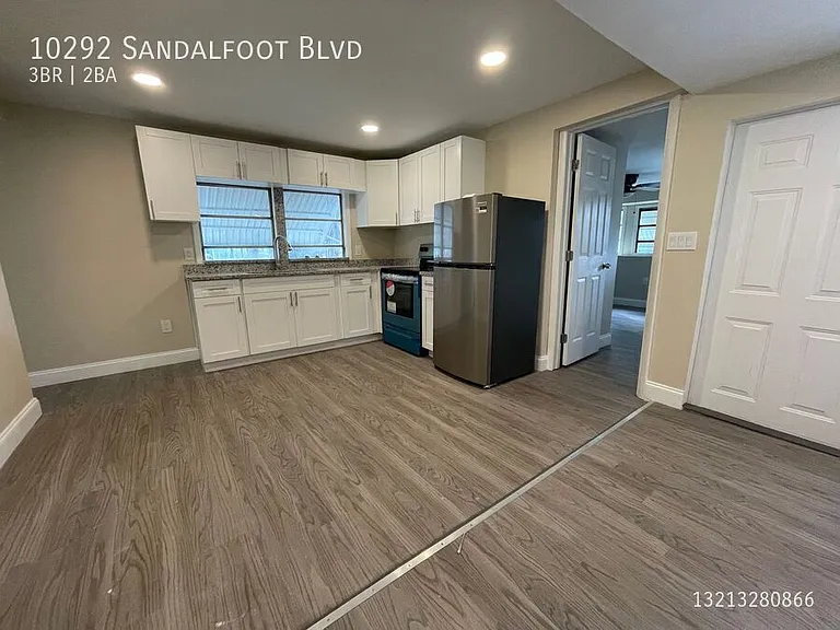 10292 Sandalfoot Blvd — Photo 2