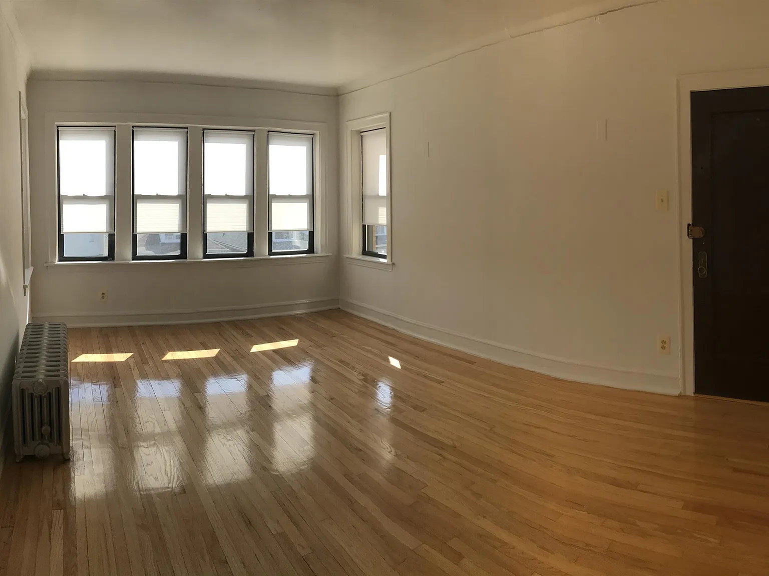 8300 S May St - 8300-3 — Photo 1
