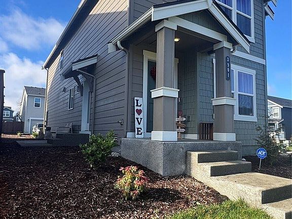 4th image of 3901 Hyde Loop NE