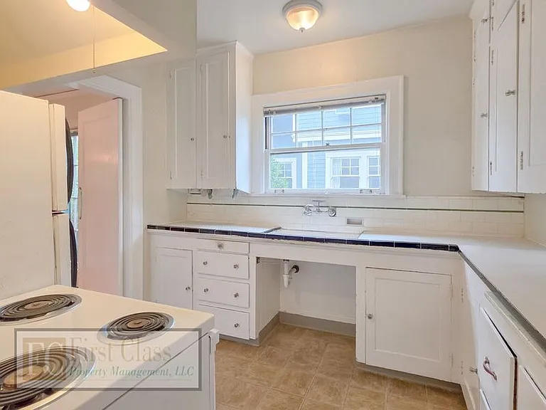2321 NE Weidler St #1 — Photo 6