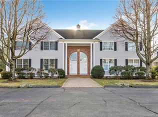 5 Village Dr UNIT 5, Trumbull, CT 06611