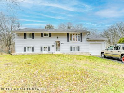 136 Newbury, Howell, NJ, 07731