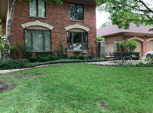 7015 Clayton Ct, Downers Grove, IL 60516