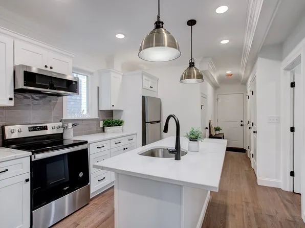 208-210 Everett St #1, Boston, MA 02128