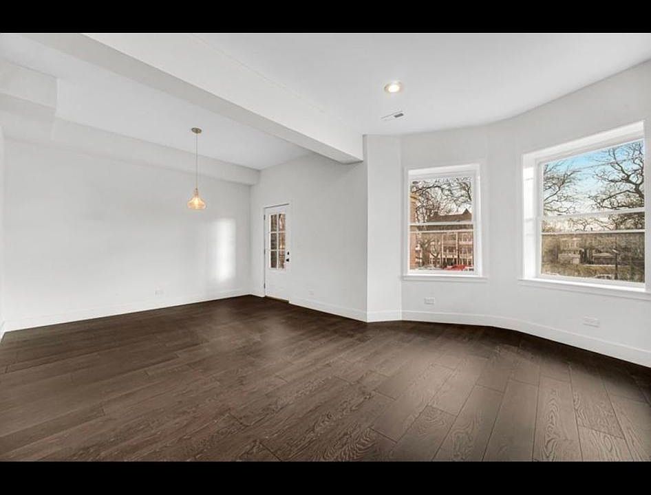 1st image of 4924 S King Dr #3N