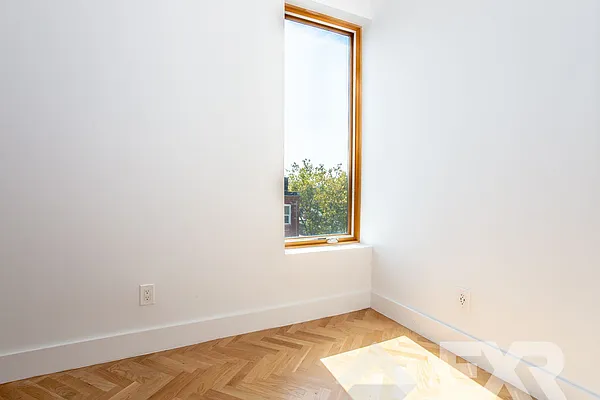 Rented by EXR | media 40