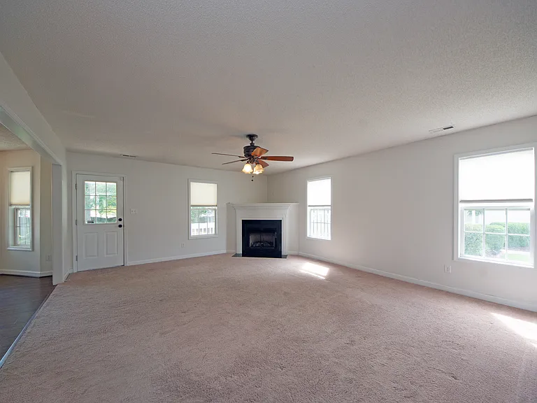 1112 Huff Dr — Photo 8