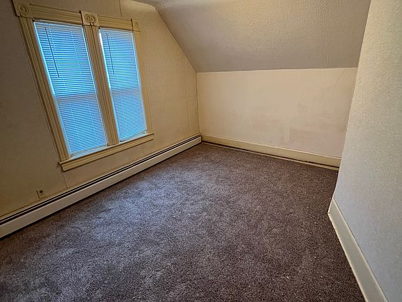4th image of 305 1st St N