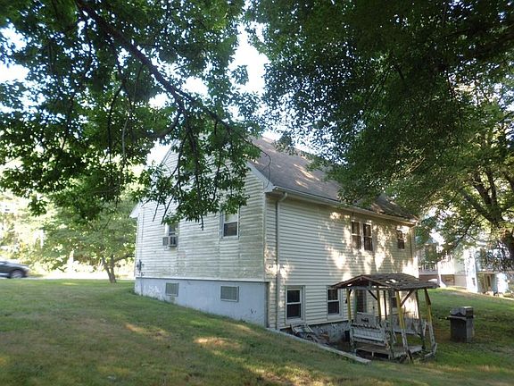 4th image of 145 Blackstone St