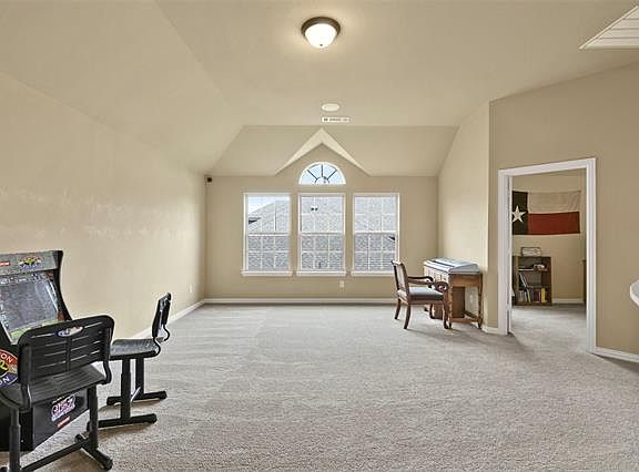 5th image of 1032 Blue Heron Ct