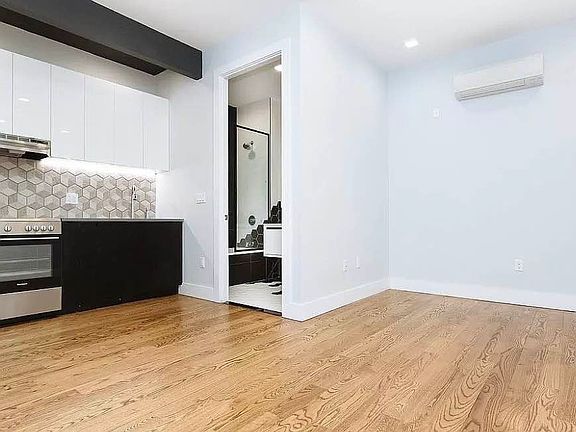 2nd image of 2901 Snyder Ave APT 2A