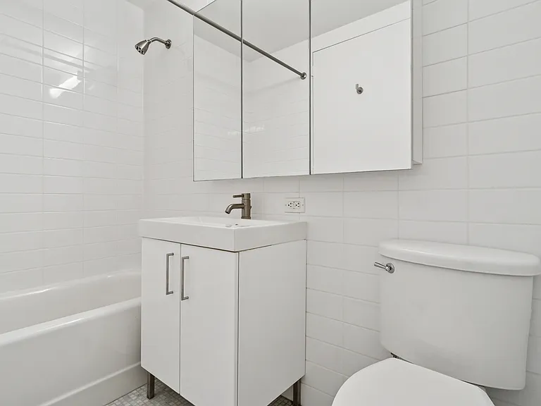 20 Exchange Pl — Photo 24