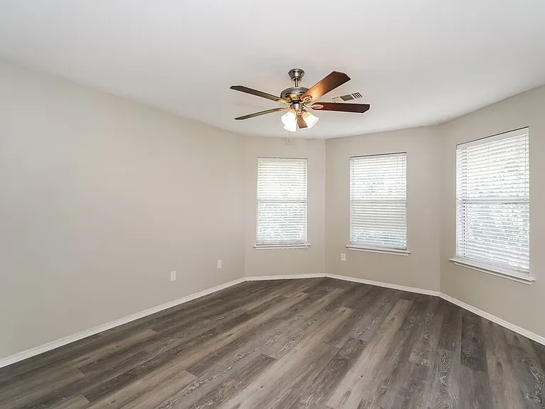 809 Pace Dr — Photo 11