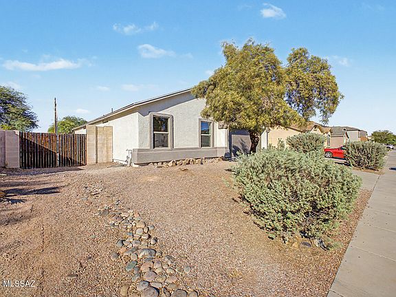 2nd image of 7511 S Brackenbury Dr