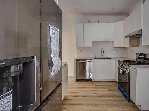 2nd image of 515 Branciforte St