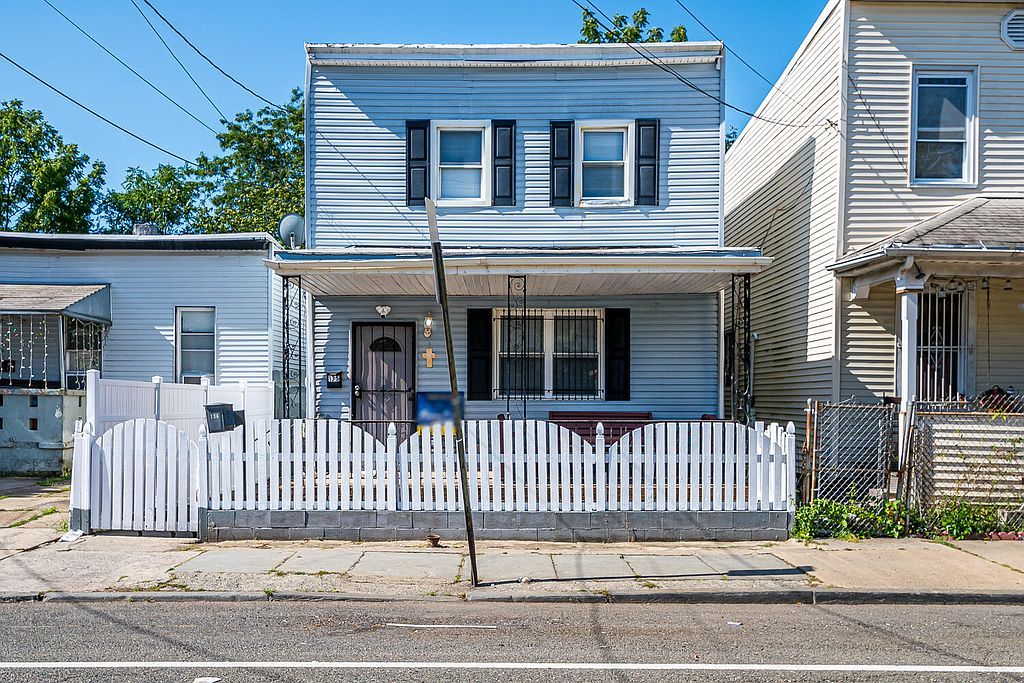 135 Fulton Ave - Property Image