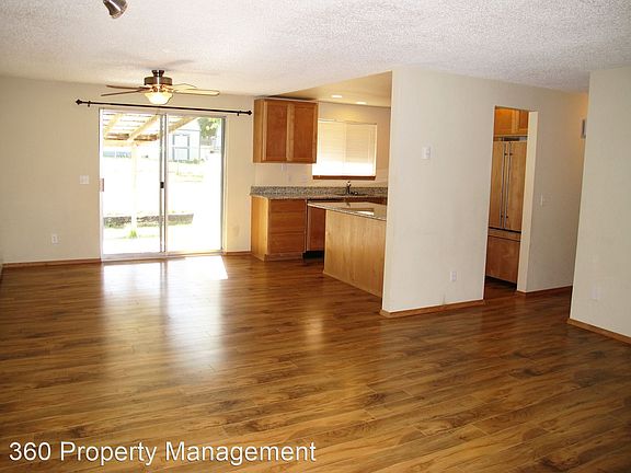 3rd image of 4326 Hamilton Dr