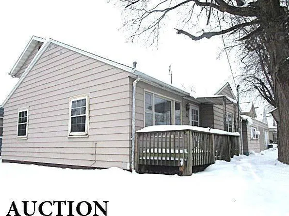 345 N 7th Ave, Canton, IL 61520